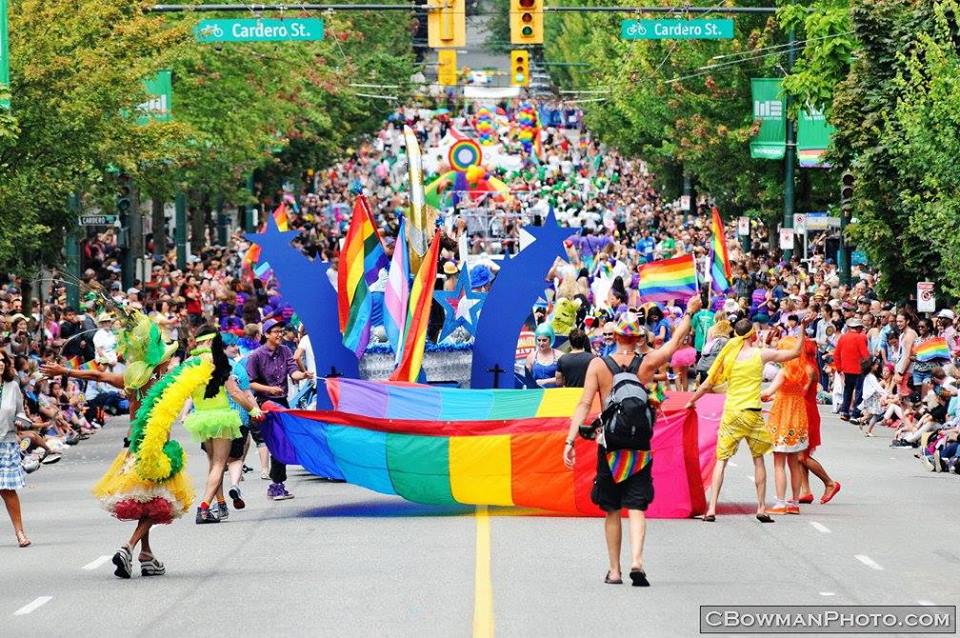 『Pride Parade』に急げ！ Oops!うっぷす カナダ・バンクーバー情報誌